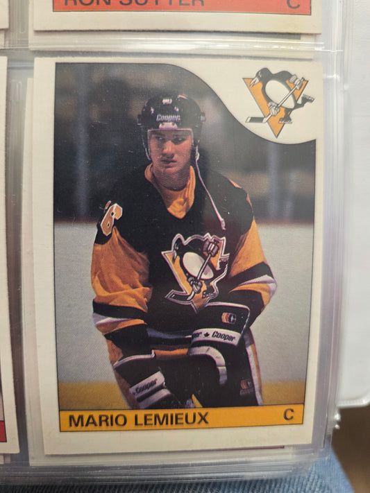 1985-86 O-Pee-Chee Hockey Hand Collated Set (NM-MT) (In Album)